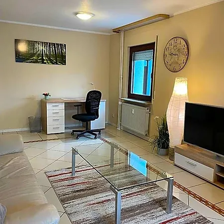 Parkplaetze, Einzelbetten, 2 Tvs, Balkon, Terrasse, Fast Wi-fi Bis Zu 1000 Mbit, Homeoffice فندق 4*