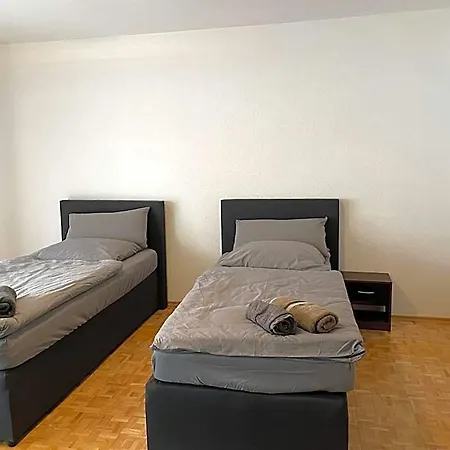 فندق Parkplaetze, Einzelbetten, 2 Tvs, Balkon, Terrasse, Fast Wi-fi Bis Zu 1000 Mbit, Homeoffice 4*