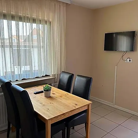Parkplaetze, Einzelbetten, 2 Tvs, Balkon, Terrasse, Fast Wi-fi Bis Zu 1000 Mbit, Homeoffice فندق