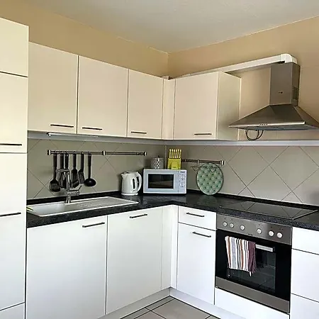 Parkplaetze, Einzelbetten, 2 Tvs, Balkon, Terrasse, Fast Wi-fi Bis Zu 1000 Mbit, Homeoffice فندق