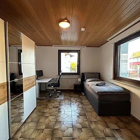 فندق Parkplaetze, Einzelbetten, 2 Tvs, Balkon, Terrasse, Fast Wi-fi Bis Zu 1000 Mbit, Homeoffice